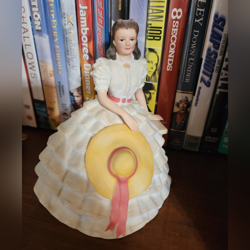 Gone with the wind figurines, cards, and phots - Picture 6 of 13